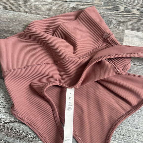 Lululemon power pivot tank top - Picture 3 of 3